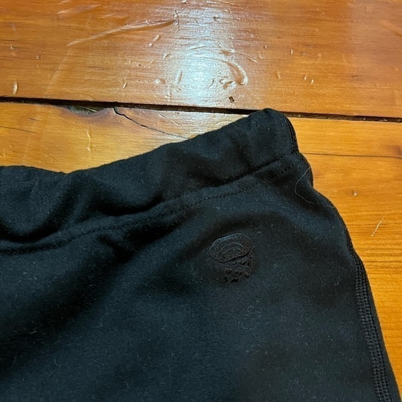 Mountain Hardwear Wide Leg Black Sweatpants with Back Pockets Medium - Picture 3 of 6